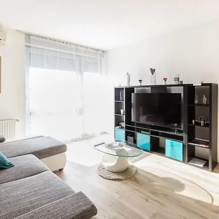 Apartment Sunny And Pet Friendly 1bedr Close To The Centre Budapest